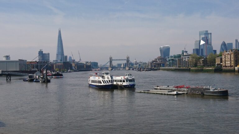 Descubre Rotherhithe: Un Paseo por el Támesis