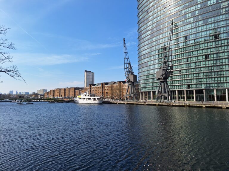 Rascacielos y Muelles: Historia de Canary Wharf
