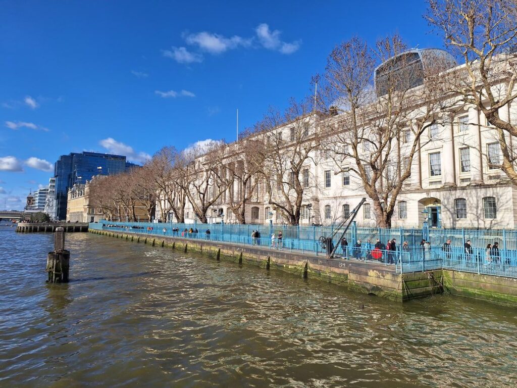 historica casa de aduanas en la city de londres