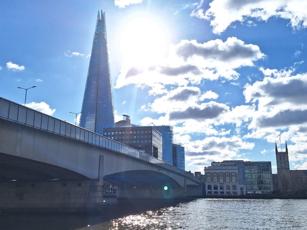 paseo autoguiado por el puente de londres