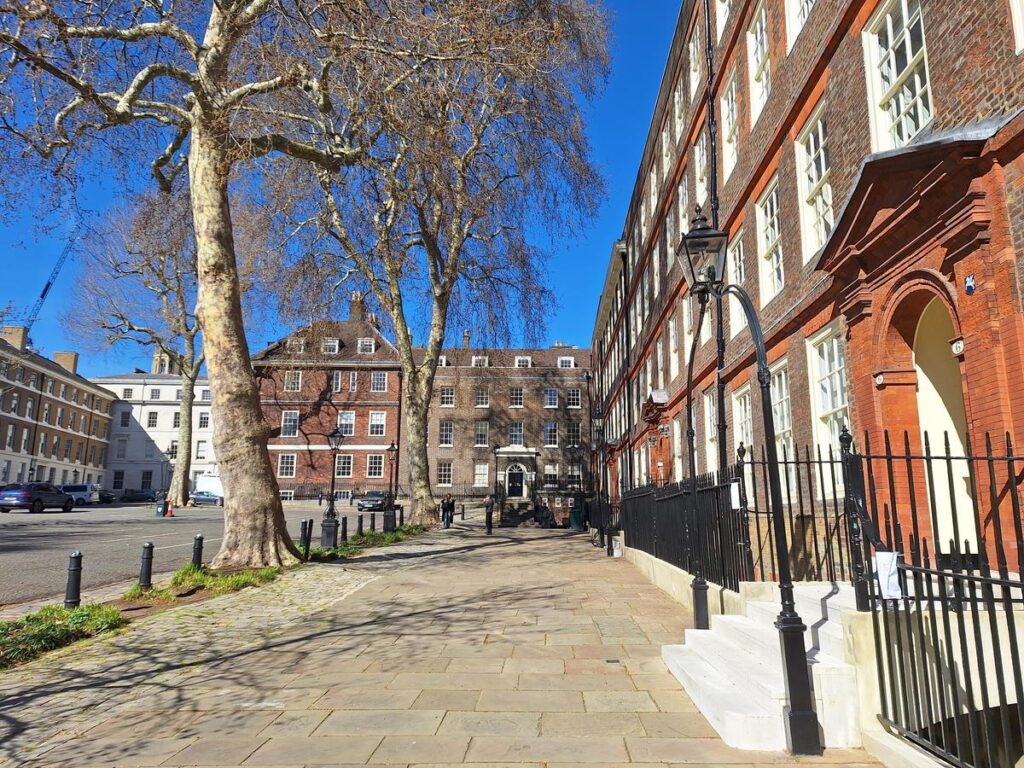 Kings Bench Walk en el barrio de Temple en Londres