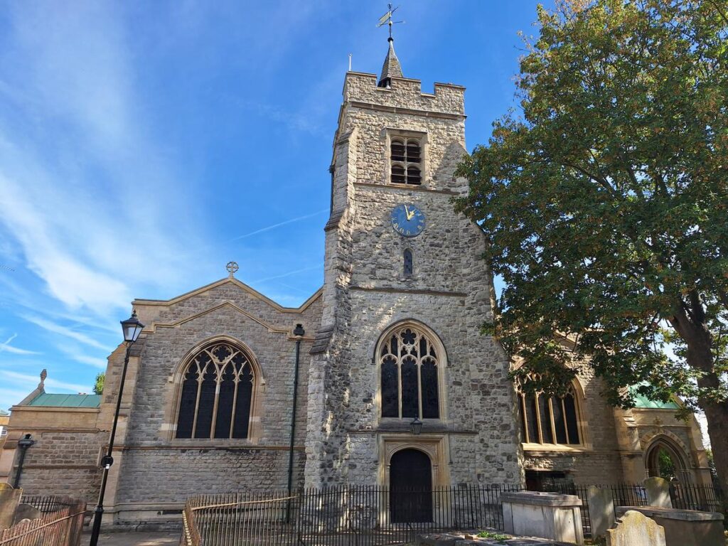 Histórica iglesia de St Nicholas en Chiswick